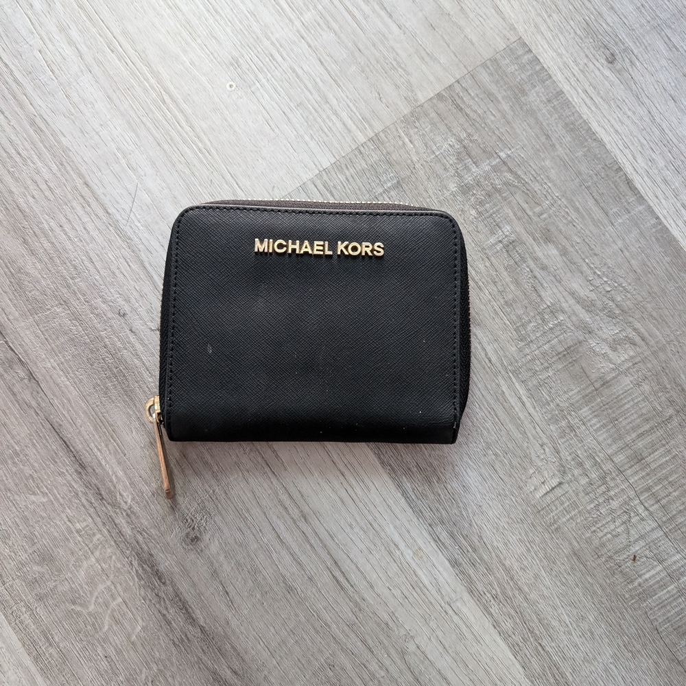 Michael Kors Black & Gold Classic Logo Zipped Short Wallet